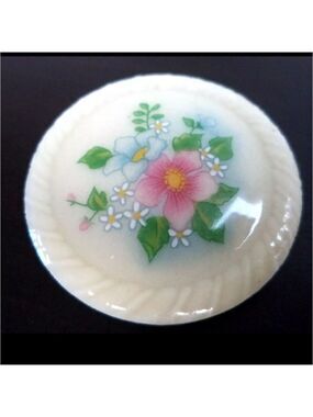 AVON GLASS FLOWER 1.5" BROOCH
